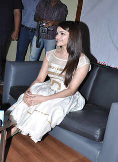 Prachi's new year press meet