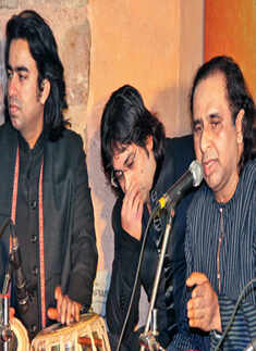 Ghalib ki galiyon mein