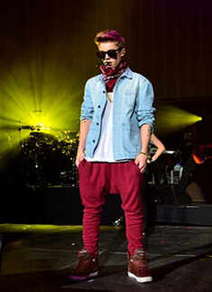 Paparazzo killed while clicking Bieber's car