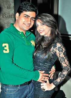 'Disco Deewane' night at Striker