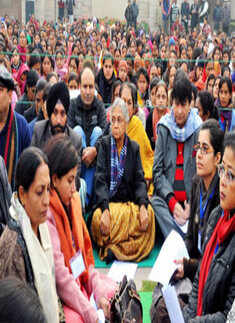 Sheila Dikshit at prayer meeting in Delhi