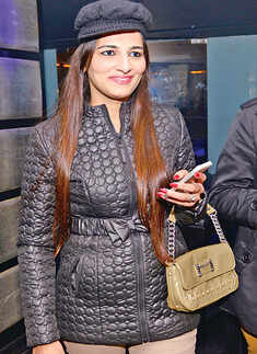 Cosy, posy in Lucknow ki sardi..