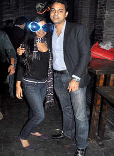 Revellers @ Underground, The HHI