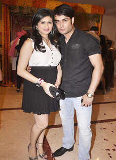 Vivian-Vahbbiz tie the knot