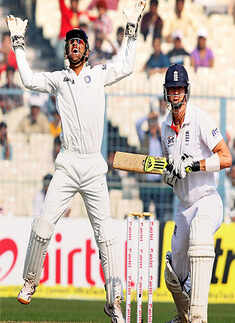 Dhoni should quit T20 captaincy: Dravid