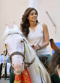 Shahid, Ileana @ movie promotion