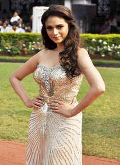 Celebs @ 'Signature Derby' race