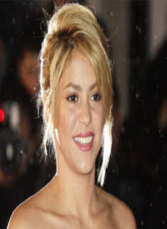 Shakira posts first photo of baby