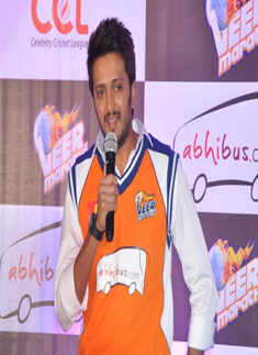 Riteish introduces CCL team