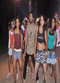 On the sets: 'Onbadhula Guru'