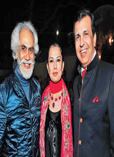 Rohit Bal and Gauri Bajoria host party for friends