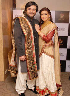 Sonali, Goldie at Batukbhai Jwellers