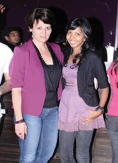 Dress it up to the rock the night