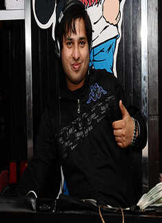 Monday Makeover Night