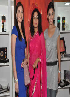 Celebs @ art event