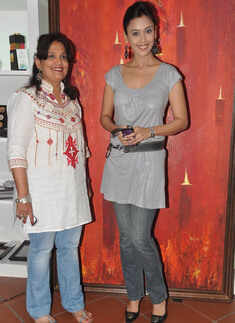 Celebs @ art event