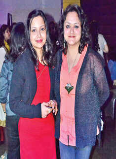 'Cat fight' themed bash