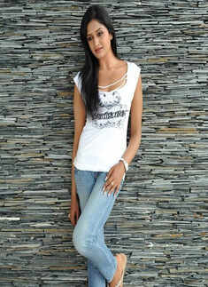 'Chukkalanti Ammayi Chakkanaina Abbayi'