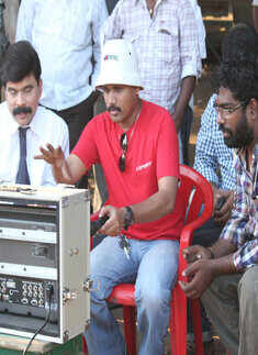 On the sets: 'Azhagan Azhagi'