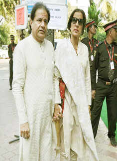 Prayer meet of Sonu Nigam's mother