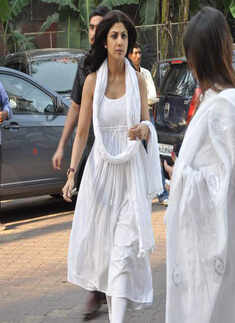 Prayer meet of Sonu Nigam's mother