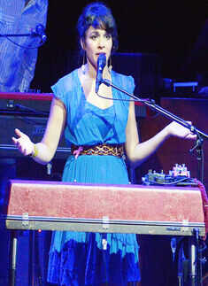 Norah performs in the city!