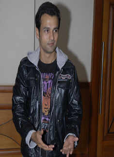 Rohit Roy will do 'Hitler Didi'