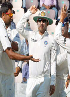 India crush Aus to go 2-0 up