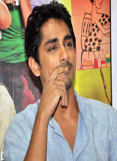 'Chashme Baddoor' cast visit college