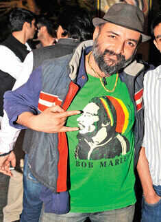 VERY COOL CHE, APACHE