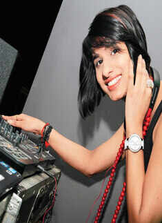 Sunday Sunset party @ Thirty-Nine