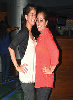 Socialites have fun at get together