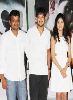 First look: 'Vallinam'