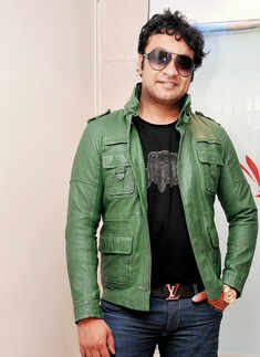 Stars party in style!