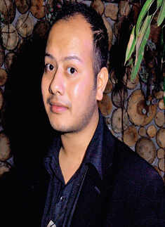 Girls' stylish evening out