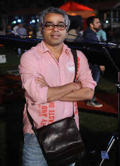 Film shoot: 'Bhajate Raho'