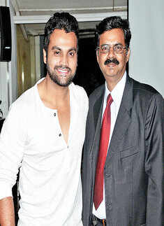 Launch @ Beetle Juice I-Bar and Lounge