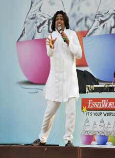 Holi celebrations @ Esselworld