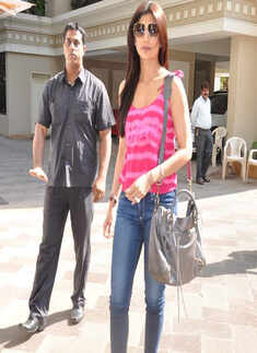 Shilpa visits Sanjay Dutt