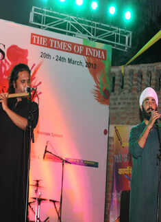 Times Raasrang Holi Utsav