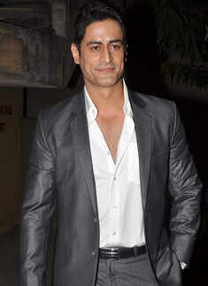 I'm single, says 'Mahadev' fame Mohit Raina