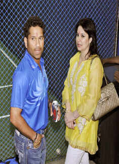 Sachin, Anjali @ 'Smaaash' event