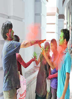 Kolkata celebrates Holi