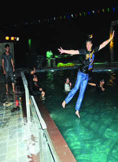  Vinay Kriplani's holi party