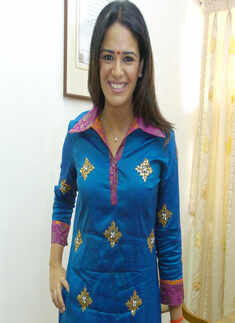 Cyber thugs strip Mona Singh of dignity