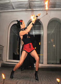 Burlesque night Olive Qutub