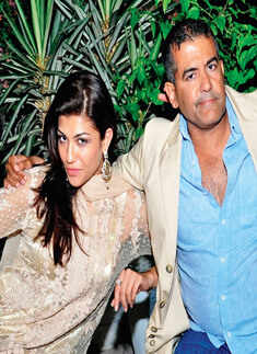 Robin plays live @ Dirty Martini