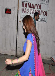 On the sets: 'Ramaiya Vastavaiya'