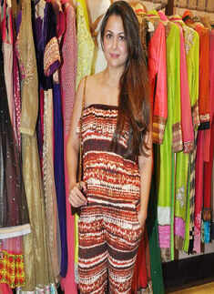 'Nazakat' store launch