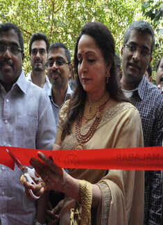 Hema Malini inaugurates jewellery store